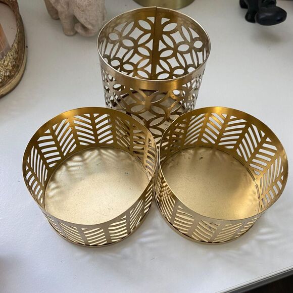 Set of 3 Vintage Gold Toned Metal Candle / Tealight Holders - Picture 3 of 5